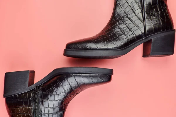 Kvinnliga skor, kopiera utrymme — Stockfoto