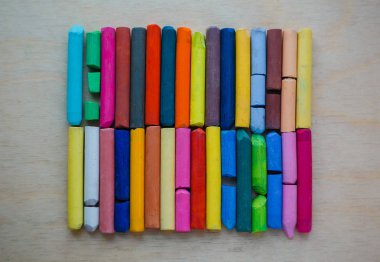 renkli küçük boya kalemi pastel