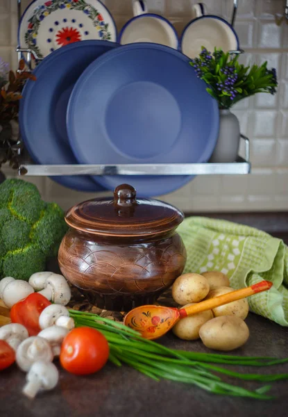 Natürmort pot ve sebze ile