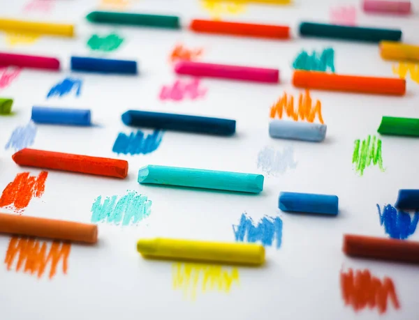 renkli küçük boya kalemi pastel