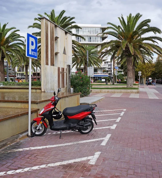 在西班牙摩托车停车 — 图库照片