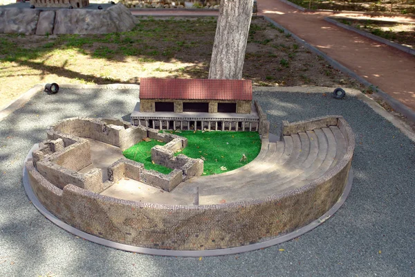 Antik amfitiyatro. Bakhchsarai park minyatür.