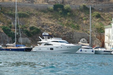 Şehir rıhtım tekne. Deniz Park tekneler ve yatlar Sevastopol, bir tatil beldesi Balaklava bölgedir.                               