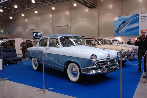 Retro Bilen Volga Gaz Vid Utställningen Bilar Crocus City Hall — Stockfoto