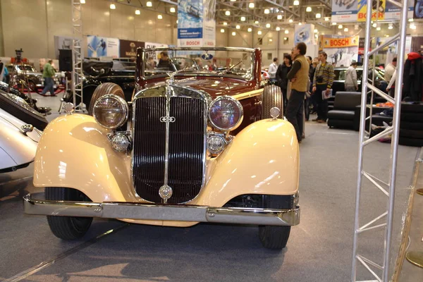 Retro otomobil markası Audi Crocus city Hall Moskova Rusya motor show'da, 2008.