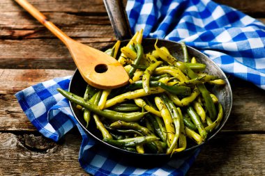 Tarhun ile yeşil fasulye