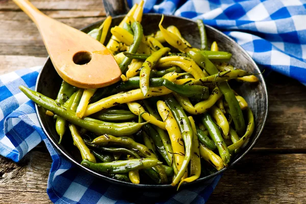 Zelené fazolky s estragonem — Stock fotografie