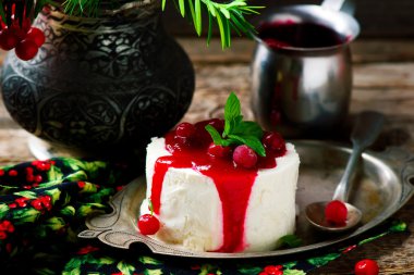 Limon Mousse kızılcık sosu ile