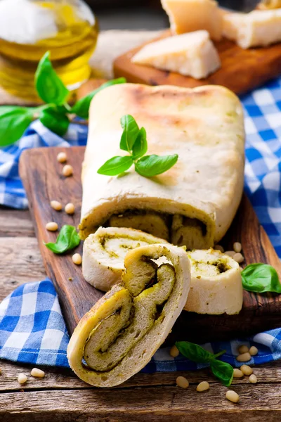 Home-made bread with pesto sauce — Stock Photo, Image