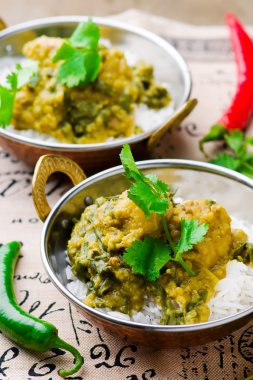  Tavuk ve ıspanak köri. Hint Mutfak