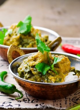  Tavuk ve ıspanak köri. Hint Mutfak