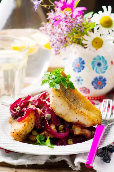 Filetes de pescado en una salsa agridulce —  Fotos de Stock