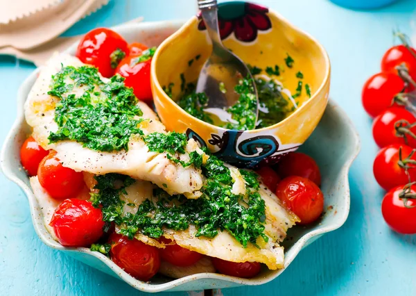 Lazy Fish.Tilpia fillet with tomato — Stock Photo, Image