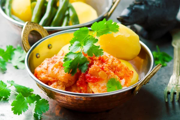 Gotowany ryba w sosie pomidorowym — Zdjęcie stockowe