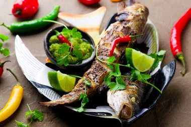 Mango sos ile ızgara balığı