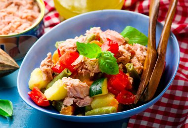 Ton balığı salatası Cenova