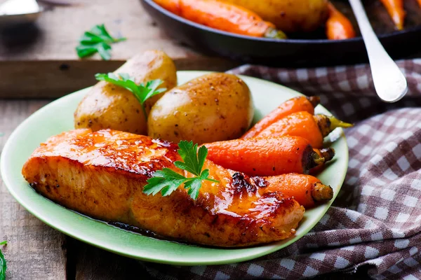 Brined Salmon with Maple Syrup — Stock Photo, Image