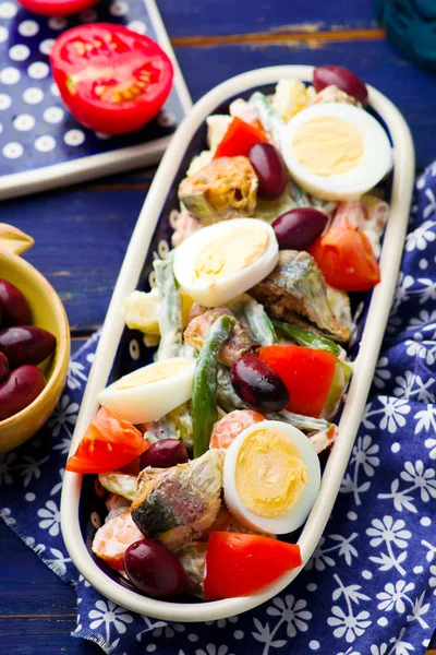 Ensalada mixta de verduras y sardina —  Fotos de Stock
