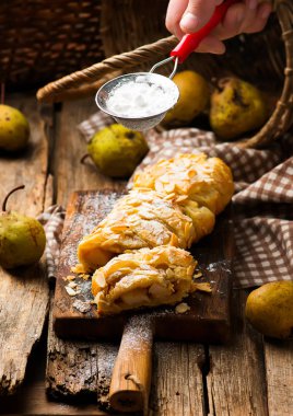 Armut meyveli turta .selective odak. 