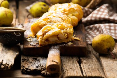 Armut meyveli turta .selective odak. 