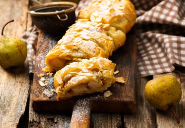 Armut meyveli turta .selective odak. 