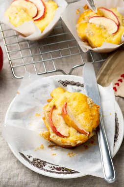 Sonbahar elma Muffins. rustik tarzı 