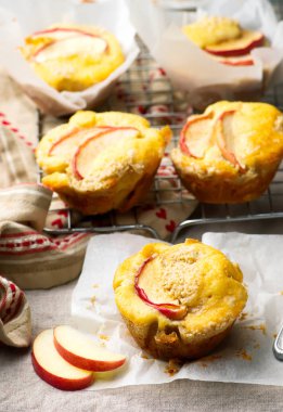 Sonbahar elma Muffins. rustik tarzı 