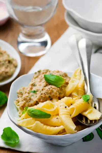 Pesto Pasta con Atún . —  Fotos de Stock