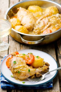 Sebzeli kızarmış tavuk 