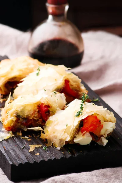 Roasted vegetables  strudel .selective focus. — Stock Photo, Image
