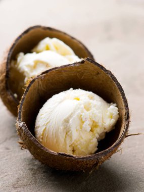 Hindistan cevizi hindistan cevizi kabuğu dondurma.