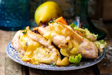 Peynir doldurulmuş tavuk göğsü 