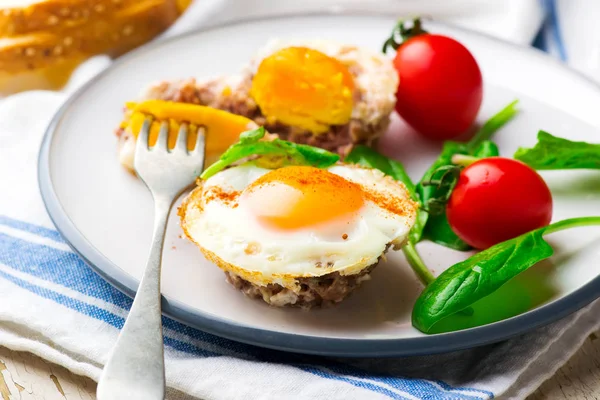 Snídaně vejce muffiny se zeleninou — Stock fotografie