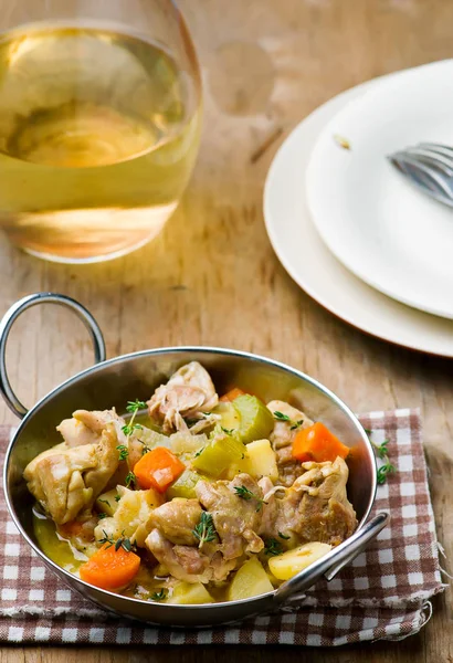 Poulet et légumes-racines Fricassee . — Photo