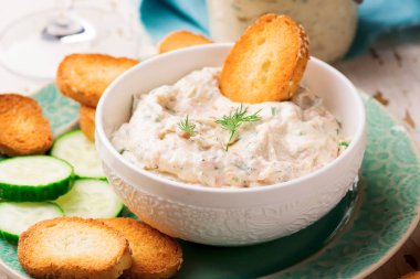 Füme somon DIP.