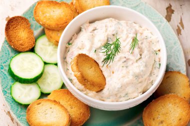 Füme somon DIP.