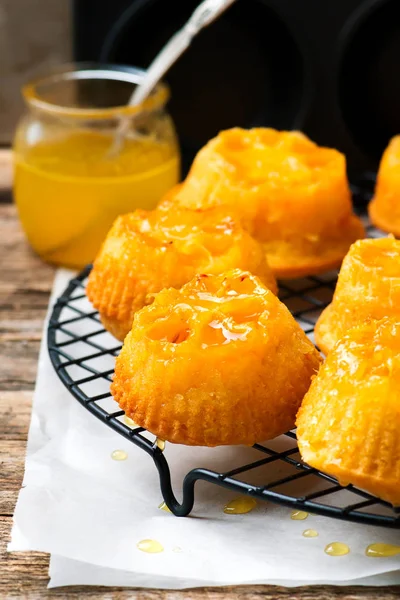 Clementine auf dem Kopf Kuchen — Stockfoto