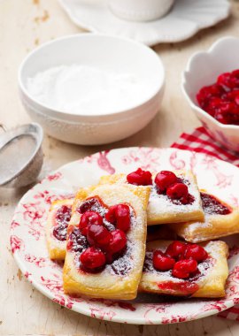 Kiraz krem peynirli kurabiye.