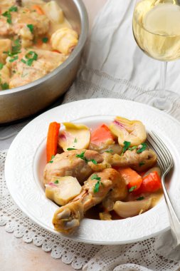 Coq au Vin Blanc. 