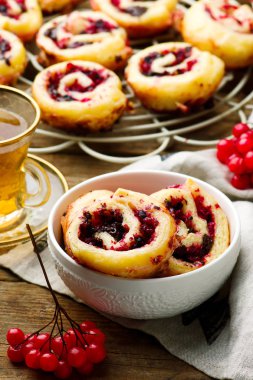 Çikolata kızılcık tatlı Rolls .selective odak. 