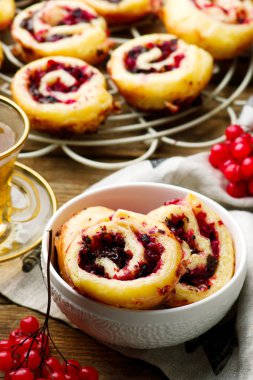 Çikolata kızılcık tatlı Rolls .selective odak. 