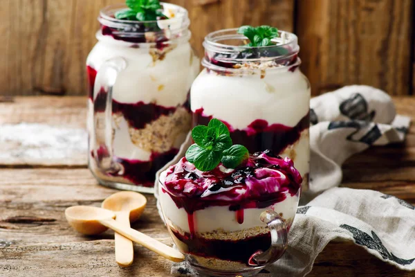 Parfaits de tarta de queso con arándanos — Foto de Stock