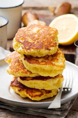 Limon Ricotta krep yaban mersini sos ile.