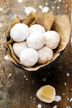 Hızlı ve kolay hiçbir fırında fıstık ezmesi Snowballs 