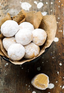 Hızlı ve kolay hiçbir fırında fıstık ezmesi Snowballs 