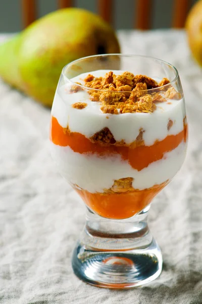 Pumpkin granola yogurt parfait — Stock Photo, Image