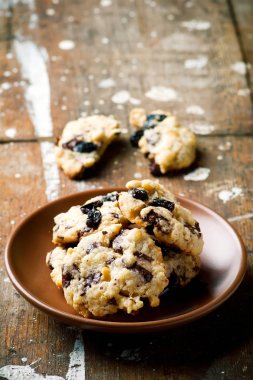 çikolata cips ve kuru üzüm kurabiye.