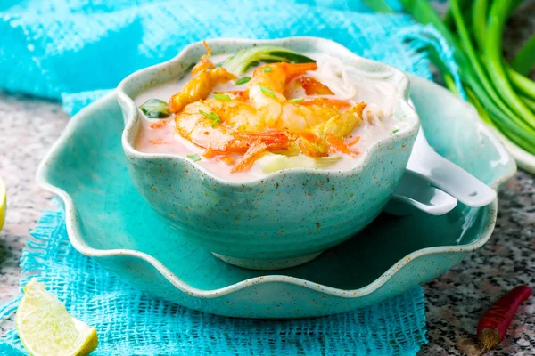 Coconut flavored Chicken and Shrimp Soup. — Stock Photo, Image