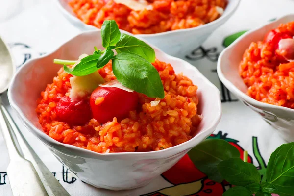 Quick tomato risotto prepared in the microwave — Stock Photo, Image