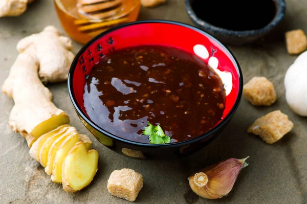 Teriyaki, traditionelle japanische Sauce. — Stockfoto